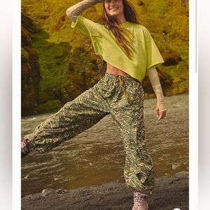 NWOT Free People Movement Cheetah Zephyr Balloon Pants High Waisted Baggy Street